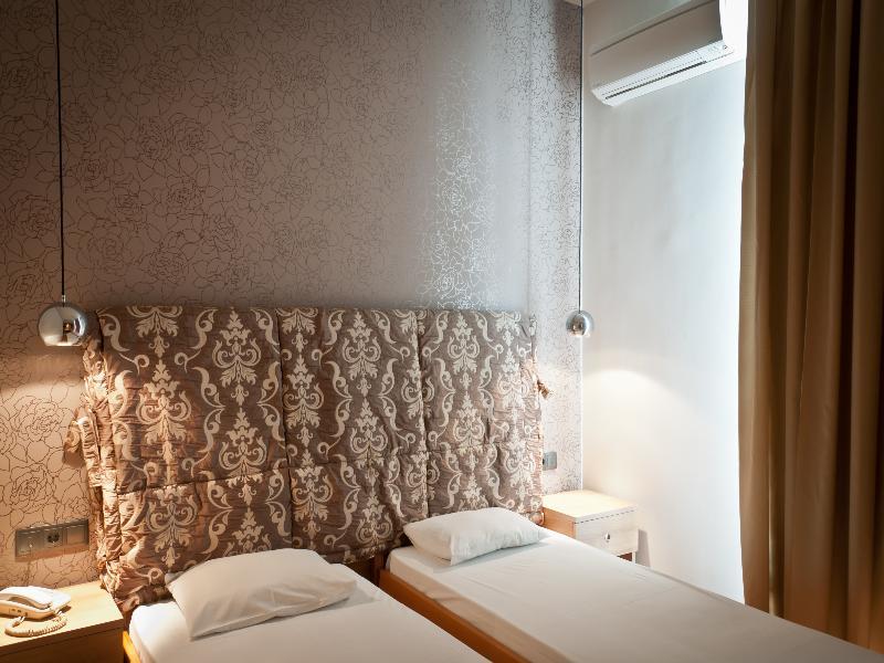 סרס Metropolis Hotel מראה חיצוני תמונה